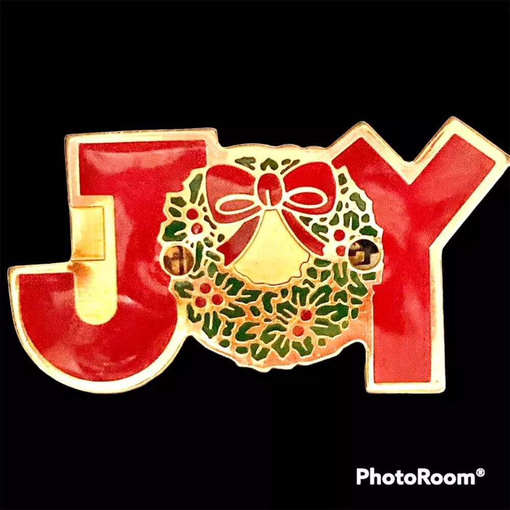Vintage Christmas JOY Wreath Holly Tie Tac Lapel Pin Brooch Enamel Red Green
